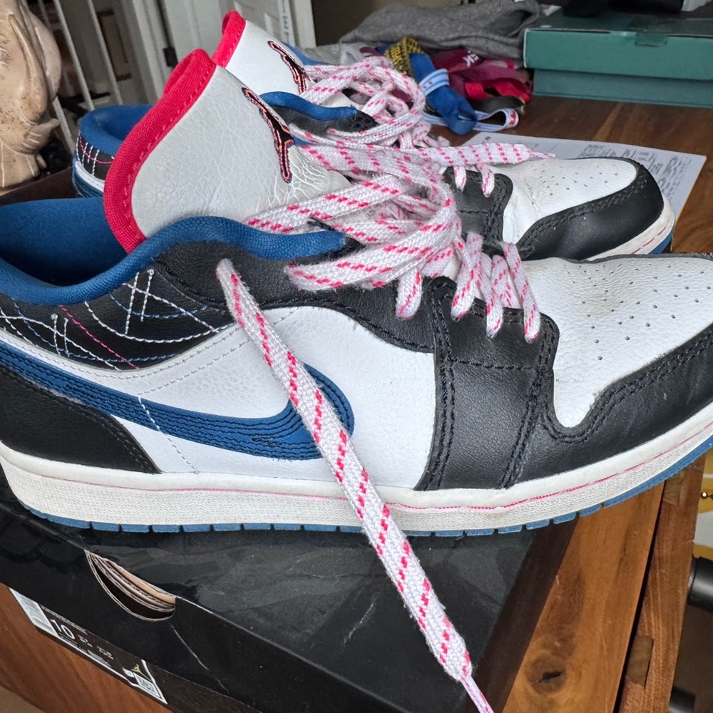 Jordan 1 Low SE